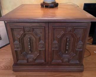 Mid Century 2 Door Lamp Side Table