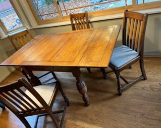 1930s Antique Solid Oak Draw Leaf Table & 4 Chairs