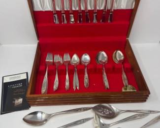 45 Piece Oneida Community Morning Rose Flatware Set