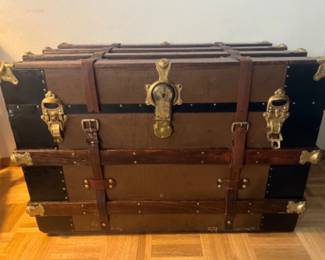 Antique Wood & Leather Steamer Trunk - Coffee table - Storage