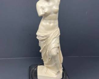 Vénus De Milo Sculpture By Musée Du Louvre Reproduction - 11.5"T