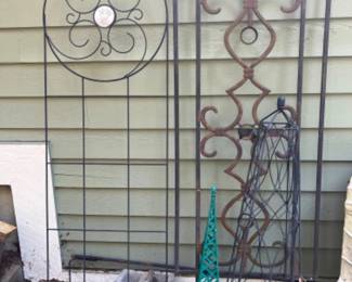 Yard Metal Trellis Collection