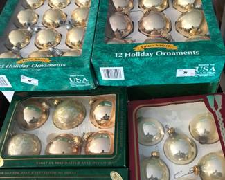 gold xmas ornaments