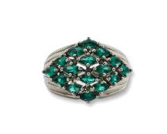 6.2 Grams Fine Sterling Silver Emerald Colored Gemstone Ring. Sz 8, sizable.