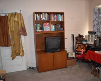 Middle Bedroom Overview