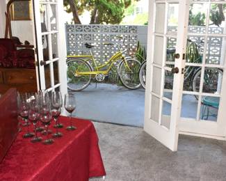 Access to side Patio