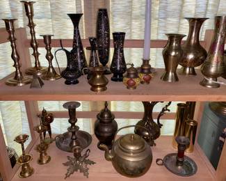 Assorted brass pieces