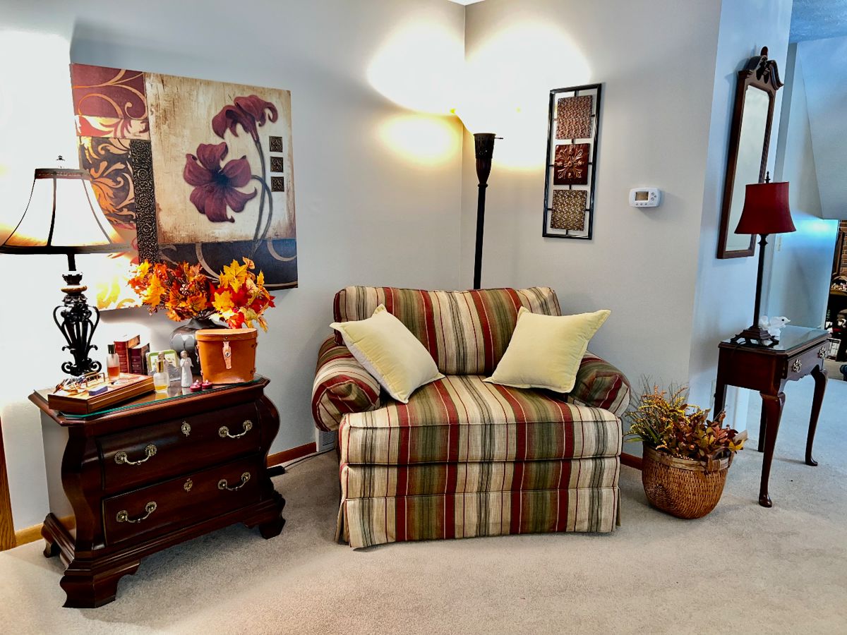 Beautiful Worthington Tag Sale! (lovely furniture,... starts on 10/20/2023