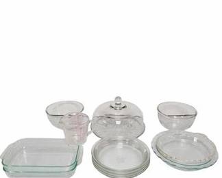 Pyrex Baking dishes Measuring cup  Mixing Bowls  Cake Dish