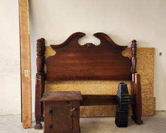 Bed American Drew  Rails  Small Wood Cabinet  Furniture Risers