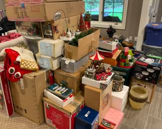 EVERYTHING CHRISTMAS