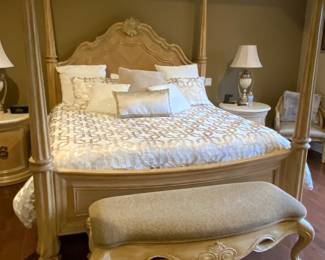 BERNHARDT MASTER BEDROOM KING SIZE BED.  INCREDIBLE CONDITION