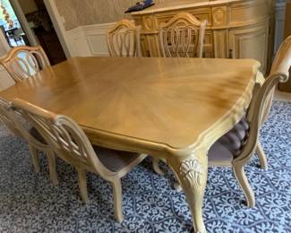 BERNHARDT HIGH END DINING ROOM TABLE WITH 6 CHAIRS AND TABLE TOP PROTECTION PADS