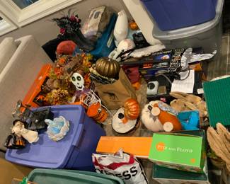 HALLOWEEN DECORATIONS