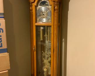 HOWARD MILLER GRANDFATHER CLOCK WITH WEIGHTS.  WORKS PERFECT