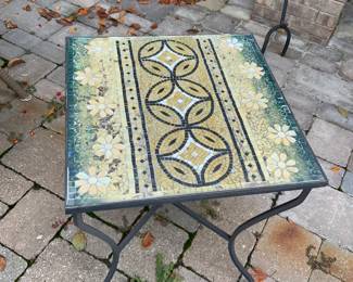 OUTDOOR MOSIC TABLE