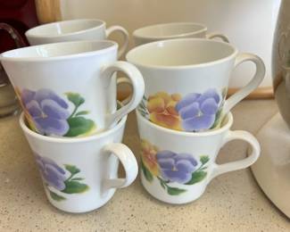 Set of 8 Corning Coffee Mugs - Summer Blush Pattern