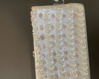 A BEADED LADIES CLUTCH...