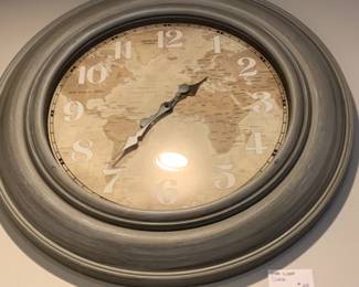 Clocks tell you it’s time to shop!