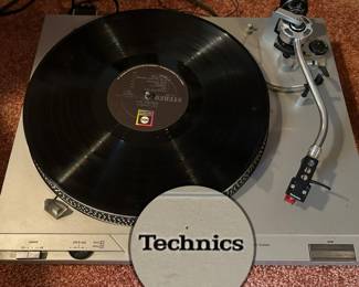 Technics Stereo System with Technics Speakers in working condition.