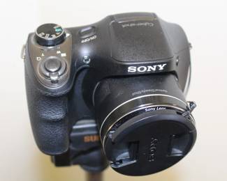 Sony Cyber Shot Camera for Passport Pictures to be sold with ID Photo Printer DNP.    $300.00