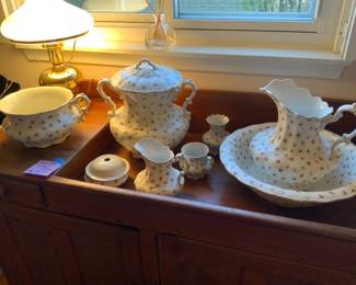 Complete set of English Bedroom chamber service