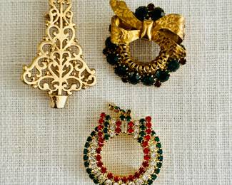 Vintage Christmas brooches (just in time)