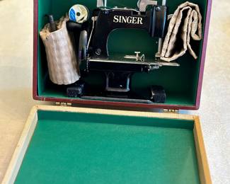 Miniature singer sewing machine