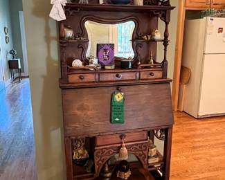 Fancy American oak Larkin style desk