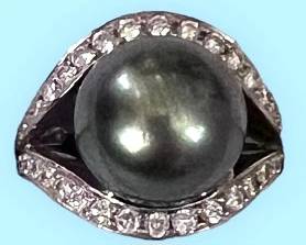 Tahitian pearl and diamond ring