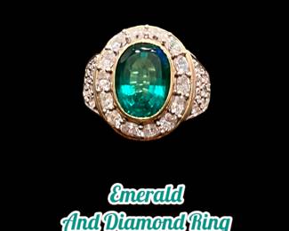You need this gorgeous 4.5 carat emerald and diamond ring!