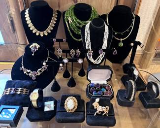 Amazing gold, diamond and precious stone jewelry