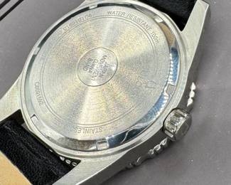 25	$125 	
Bulova date indincator black dial watch running 9 1/4 + clasp black leather original strap	