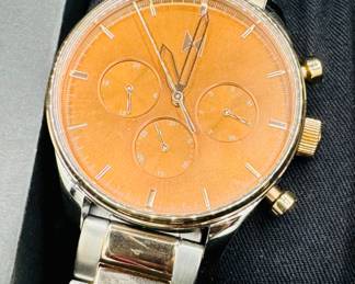 22	$25 	
MVMT Airshawk copper face two tone stainless steel 	"maple frost. Day, date, 24hour,running,extra links, box "	