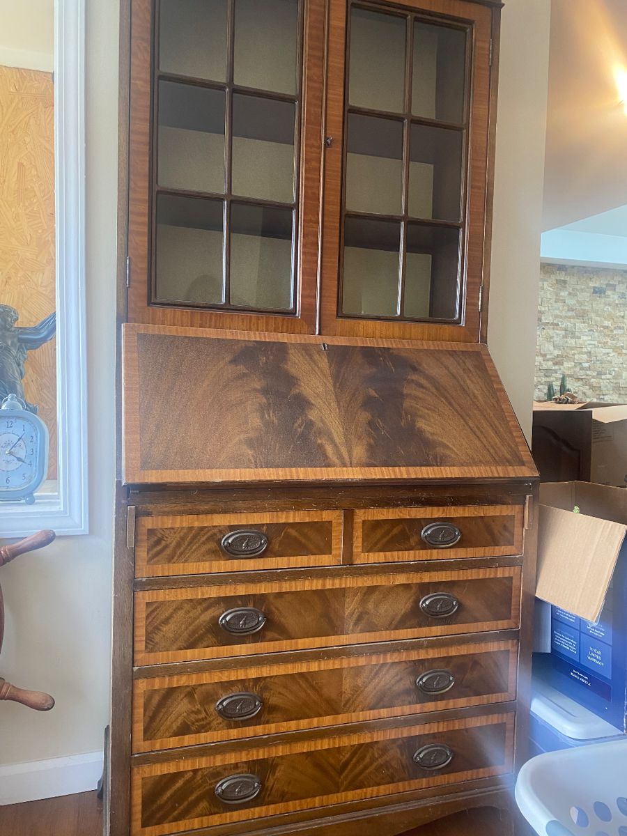 McKenzie Estate Sales(Point Pleasant NJ) starts on 10/19/2023