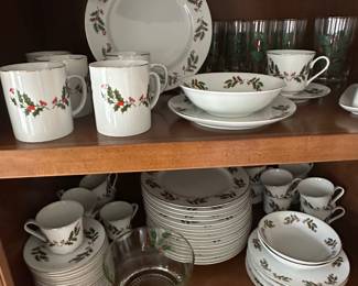 Kashima "Christmas Holly" Fine China