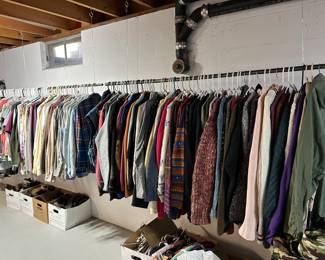 Multitude of women's clothing - sizes medium to XL 