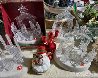 Decorative glass Christmas displays!
