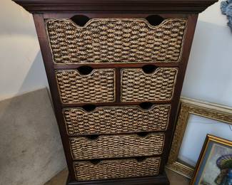 Chest of Drawers (matches bed)