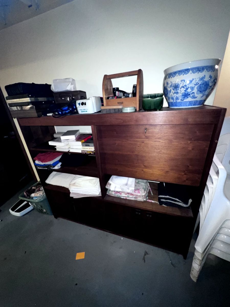 Estate Sale (NO PARKING ON STREET) in North Royalton, OH starts on 10