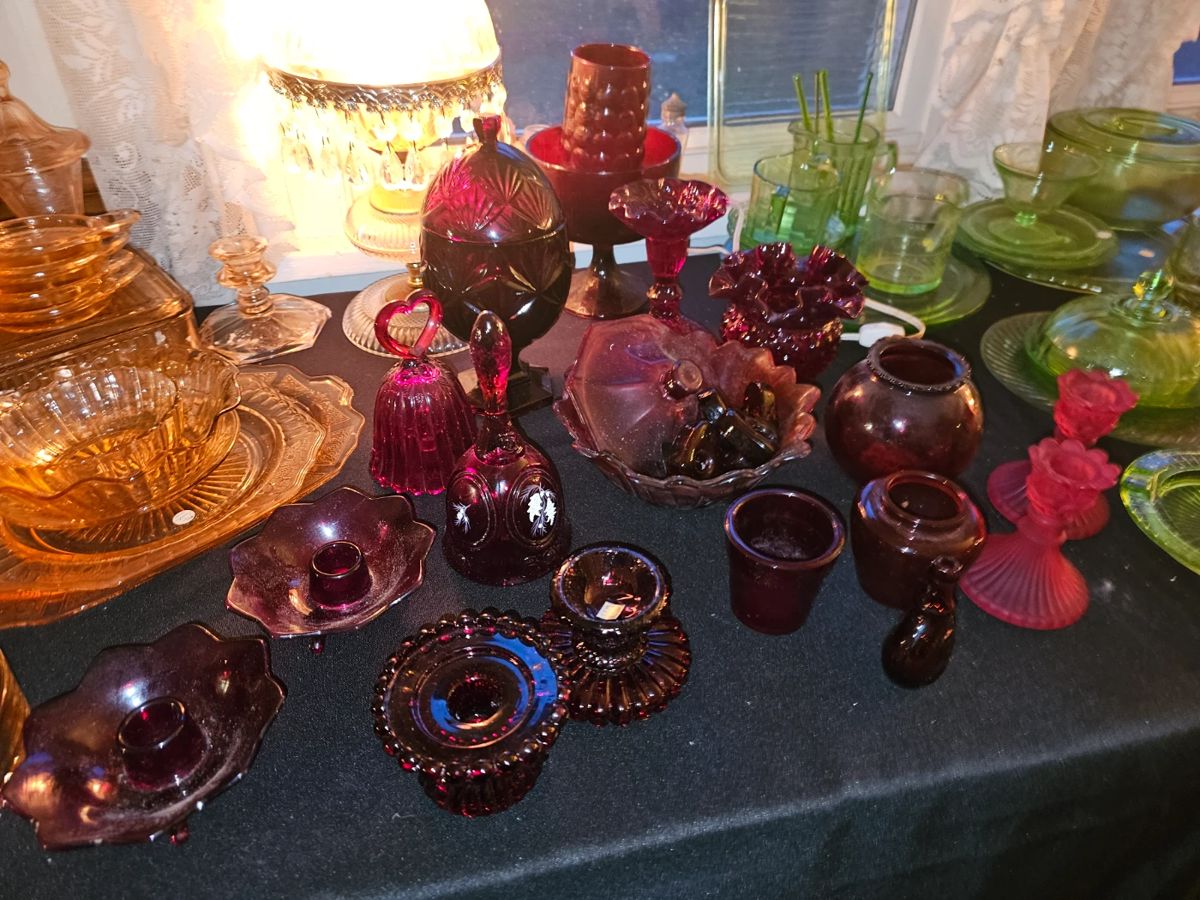 Rockwell Estate Sales 2 HOUSES PACKED will... starts on 12/8/2023