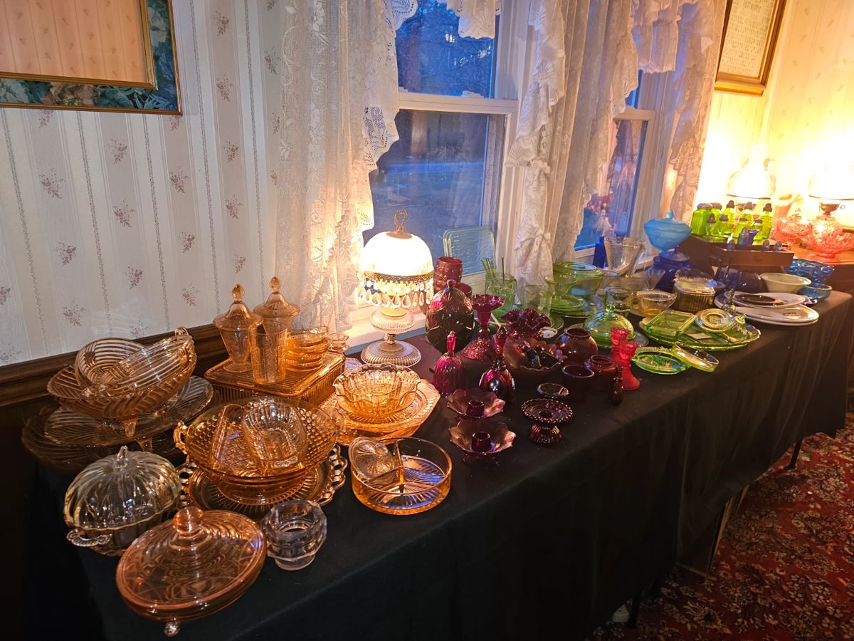 Rockwell Estate Sales 2 HOUSES PACKED will... starts on 12/8/2023