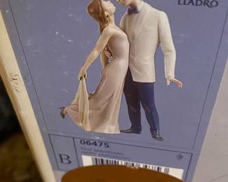 Vintage Lladro "Happy Anniversary" Retired. Box