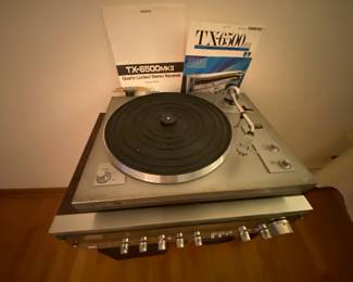 Vintage Onkyo TX 6500 Stereo Receiver ( Powers On!)