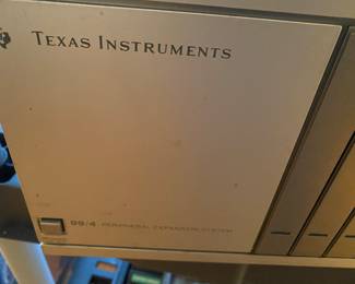 Texas Instruments 99/4 Performance Computer with Card/Belt