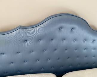 King Silk Tufted Head Board
