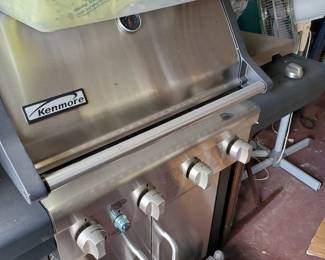 Never Used Kenmore Gas Grill w/ side burner