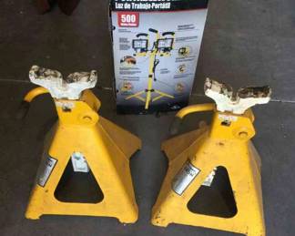 Jacked Up Portable Work Light 