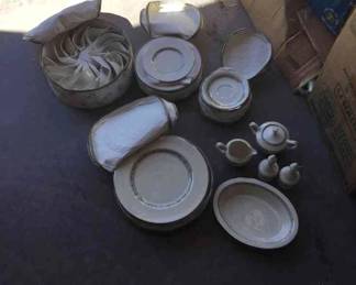 Lenox Springdale China Ten Plus Setting