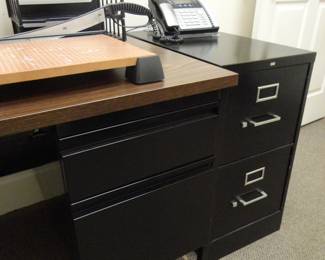 2 Drawer Mini Desk With Locking Drawers/Key